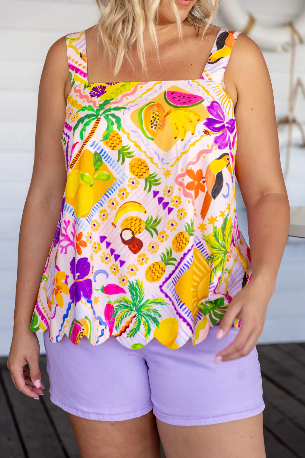Nellie Scallop Hem Top in Toucan Paradise - Image 3