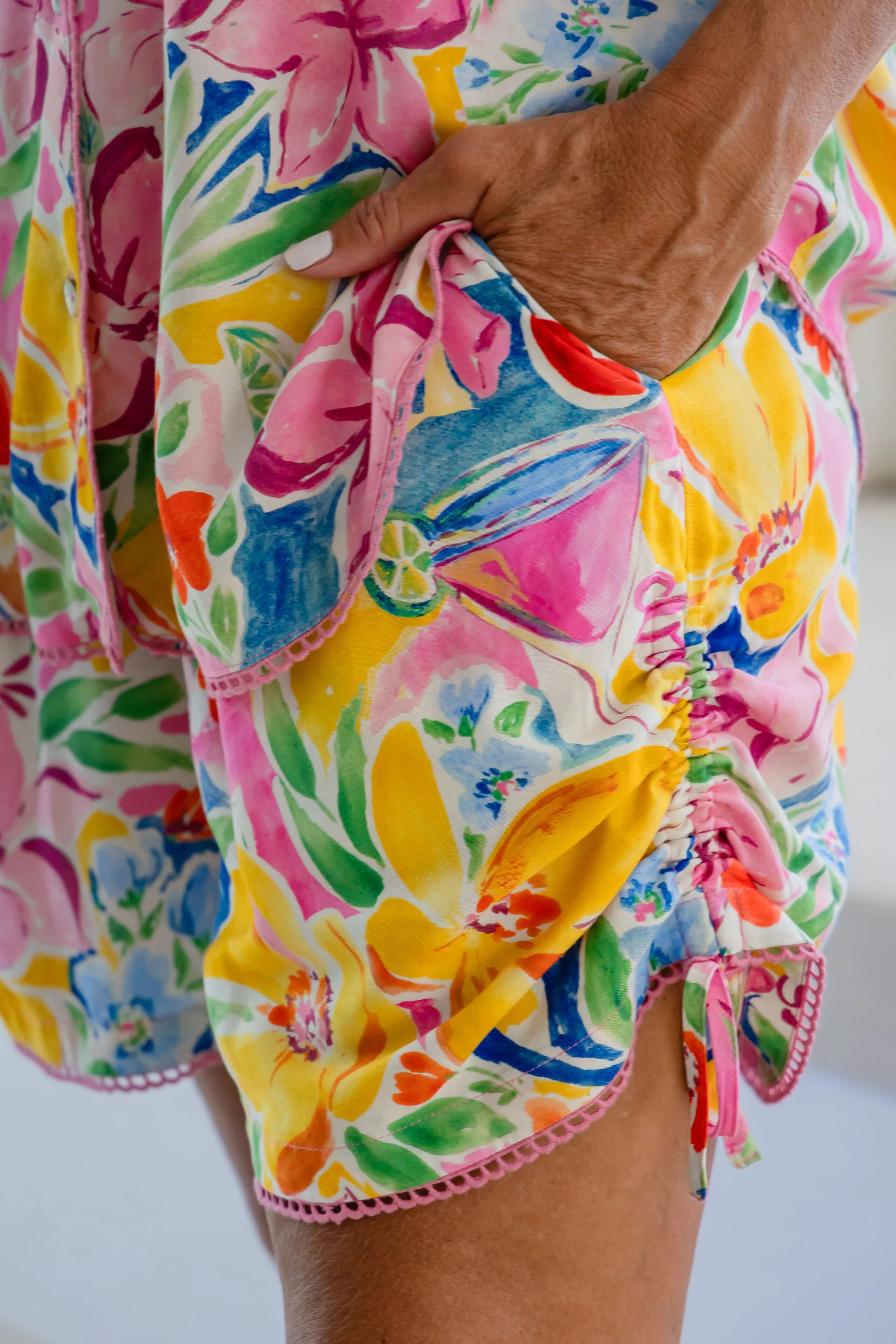 Palmer Trim Shorts in Vaycay Vibes - Image 5