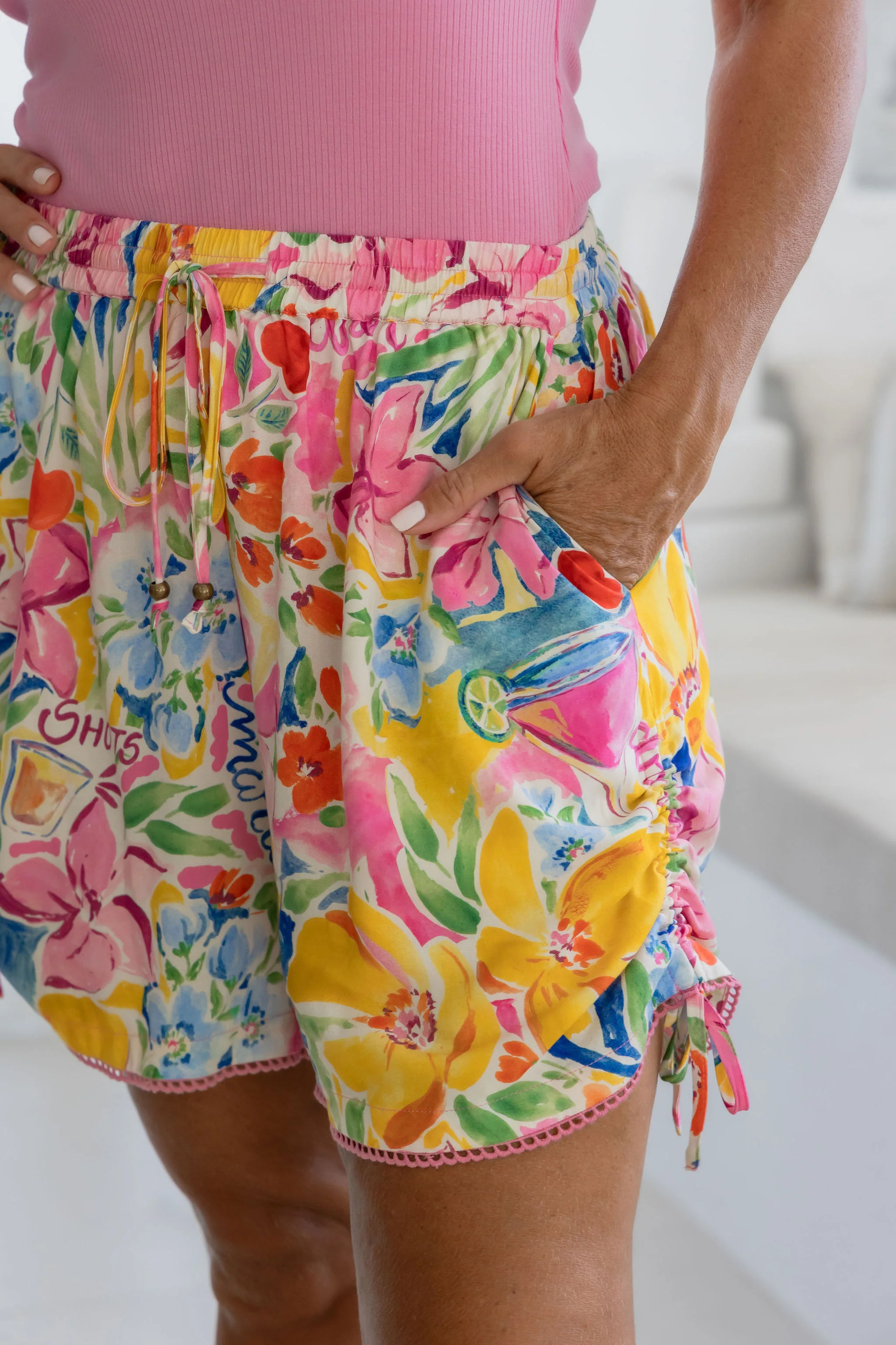 Palmer Trim Shorts in Vaycay Vibes - Image 9