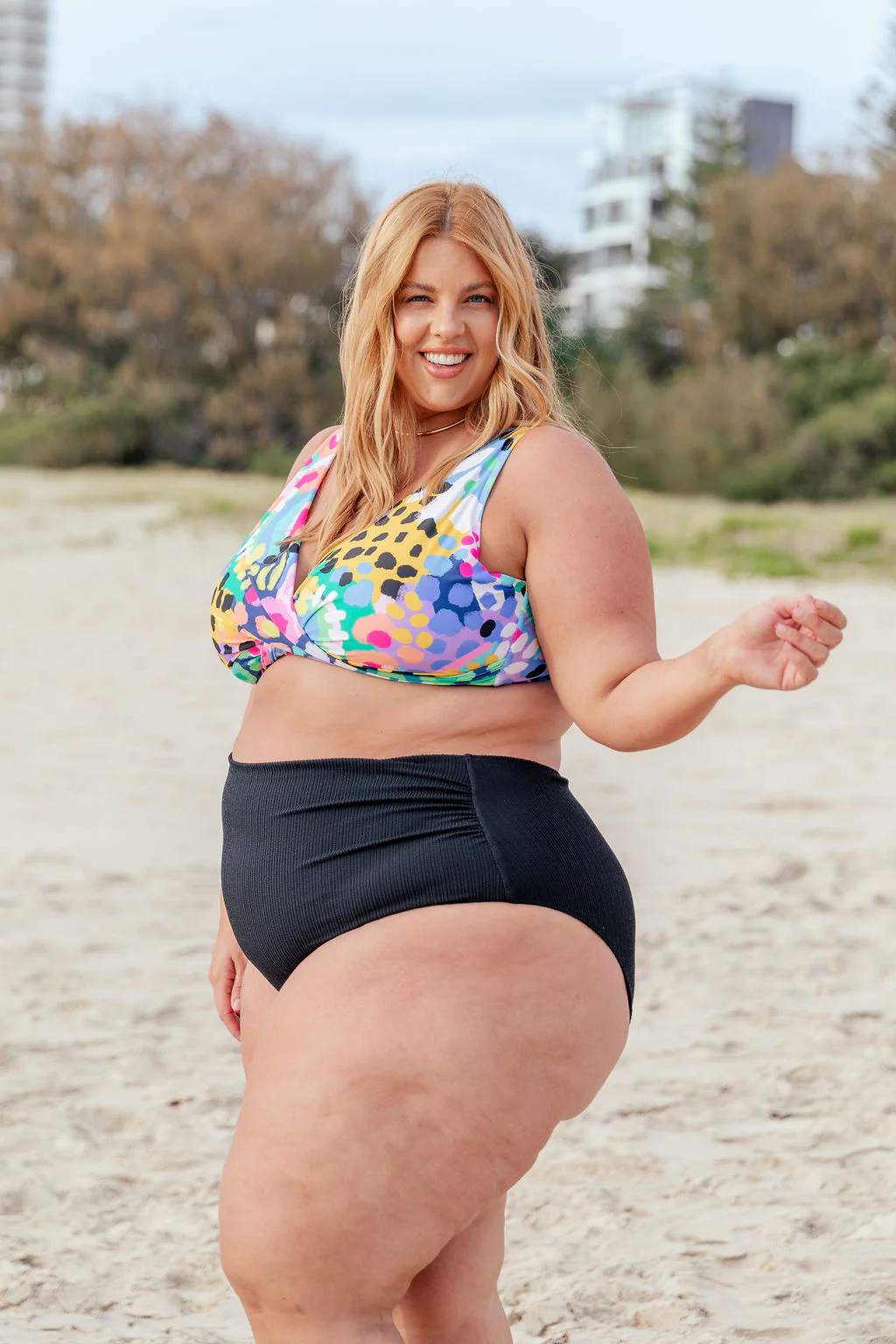 Miami Bikini Pants in Black - Image 12