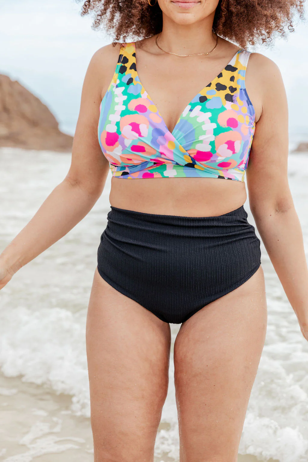 Miami Bikini Pants in Black - Image 22