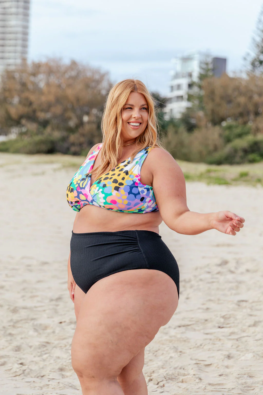 Miami Bikini Pants in Black - Image 26