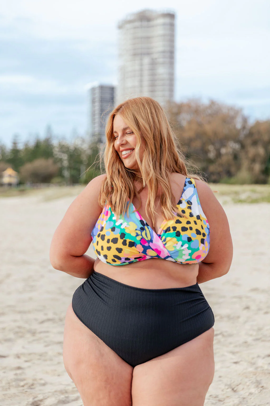 Miami Bikini Pants in Black - Image 5